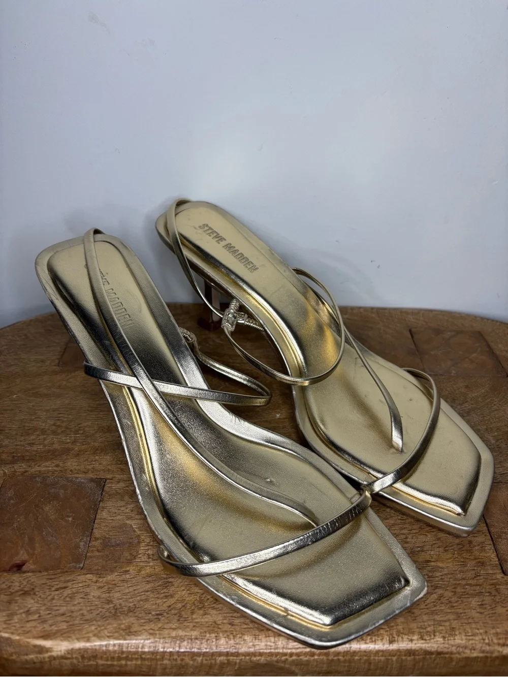 Steve Madden Locke Champagne Metallic Strappy Heels Size 7.5